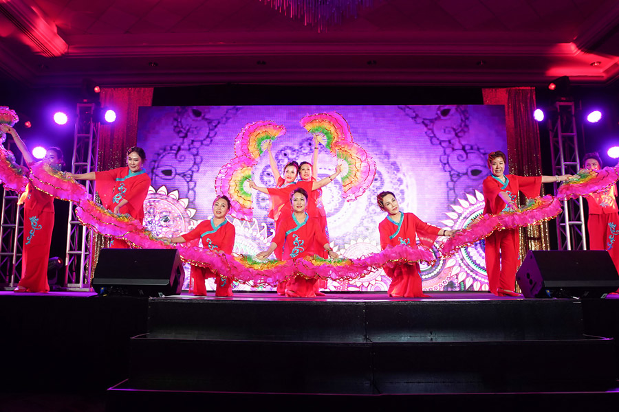 Chinese Fan Dance Performance